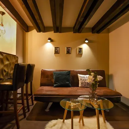 Central Comfort - Duplex-Style Studios On Regina Elisabeta Bucarest Habitación foto