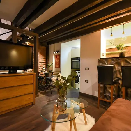 Central Comfort - Duplex-Style Studios On Regina Elisabeta Bucarest Habitación foto