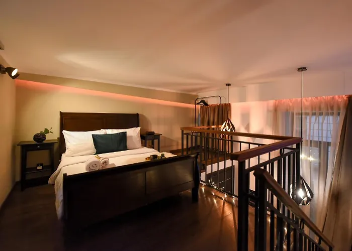 Central Comfort - Duplex-Style Studios On Regina Elisabeta