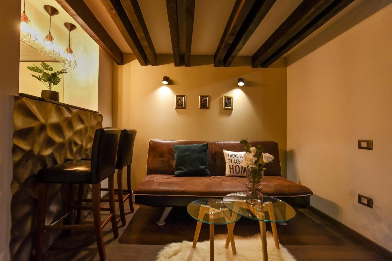 Apartment Comfort - Duplex-style On Regina Elisabeta Bucharest