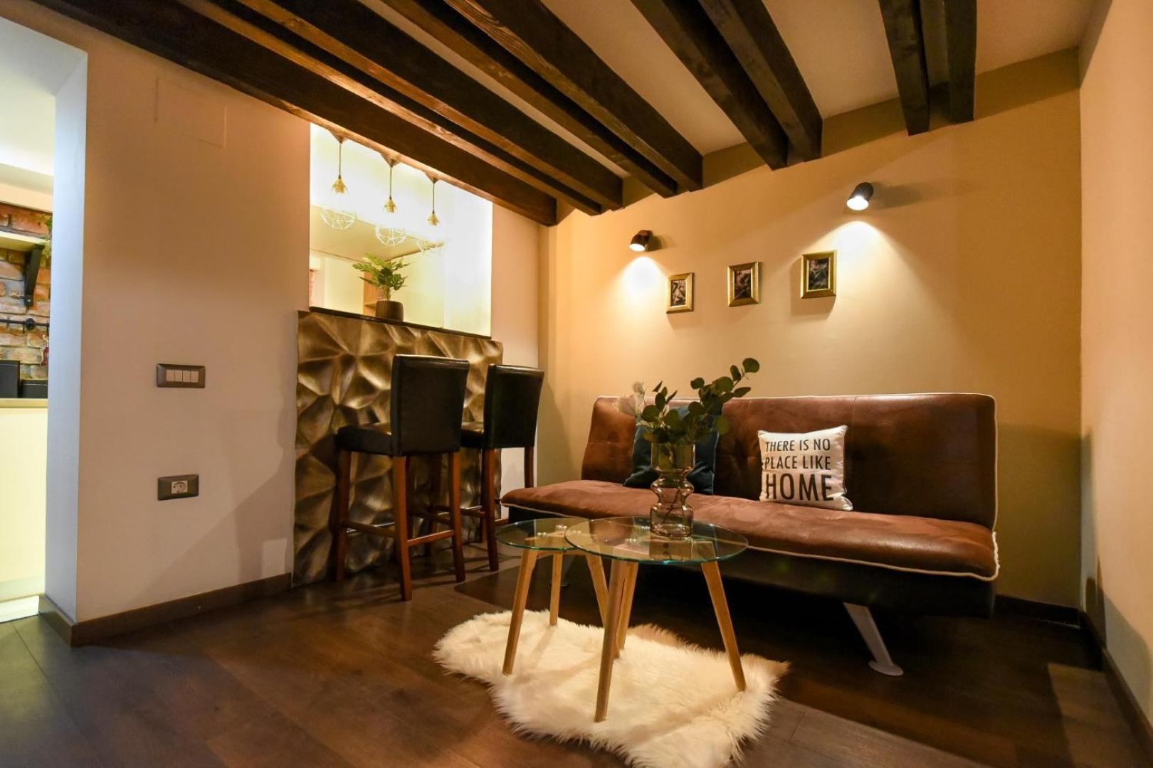 Apartment Comfort - Duplex-style On Regina Elisabeta Bucharest