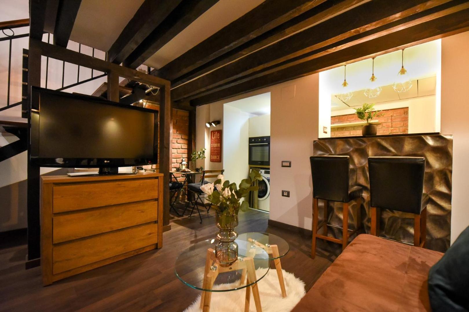Comfort - Duplex-style On Regina Elisabeta Bucharest