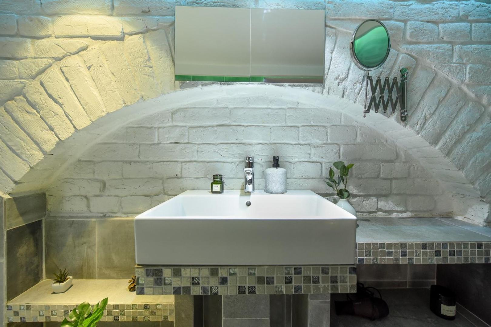 Apartment Comfort - Duplex-style On Regina Elisabeta Bucharest