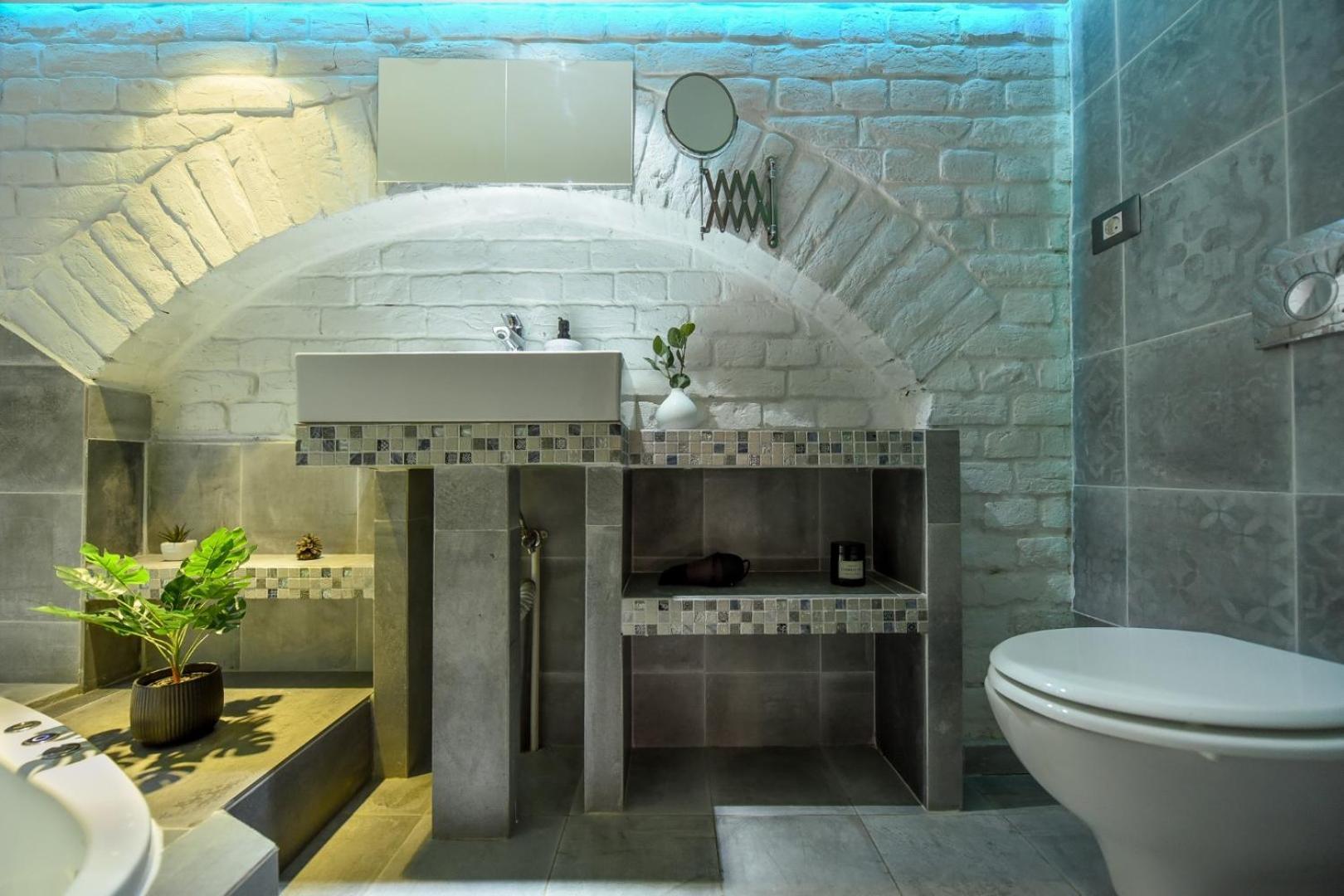 Comfort - Duplex-style On Regina Elisabeta Apartment